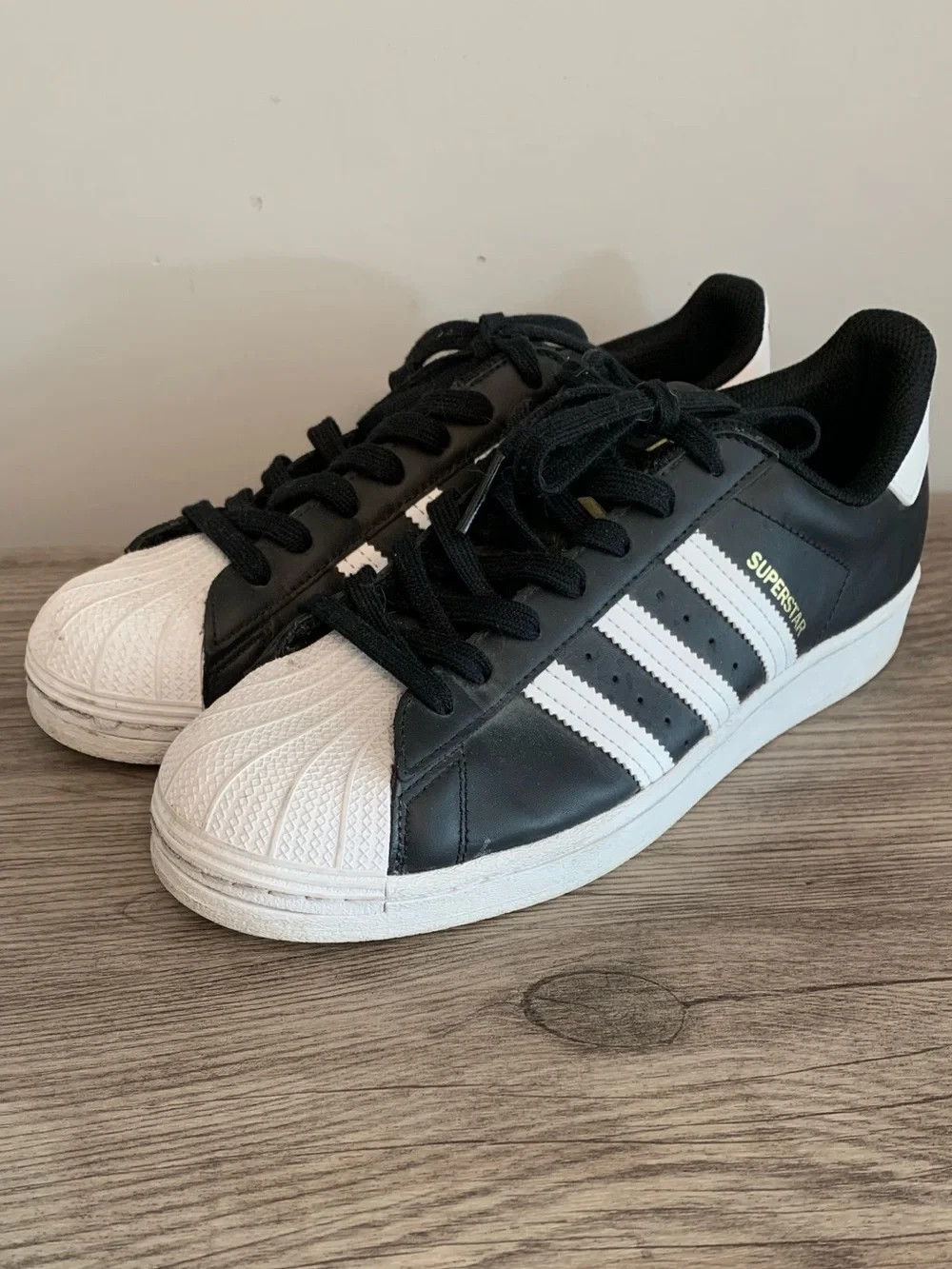 Adidas Women's Superstar Sneakers Core Black Cloud White Lace-Up Shoes 9.5
